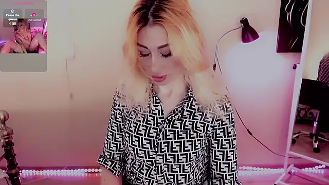 Snapshot of AnnieGOld_ chatting on February 2025 11:03:01 PM AnnieGOld online show from February 2025 11:03:01 PM