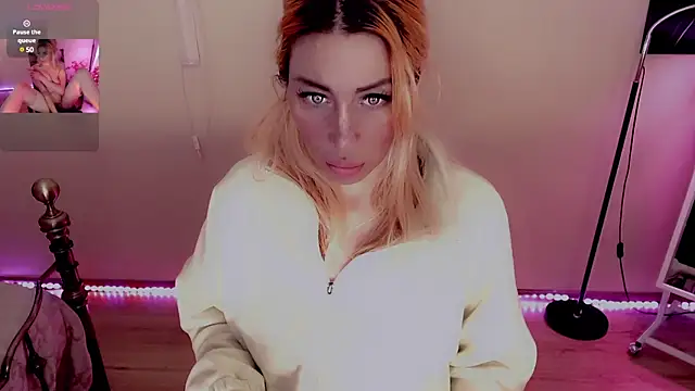 Snapshot of AnnieGOld_ chatting on February 2025 10:28:01 PM AnnieGOld online show from February 2025 10:28:01 PM