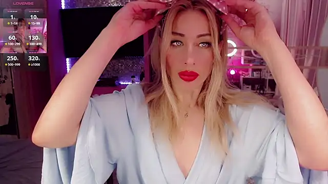 Snapshot of AnnieGOld_ chatting on September 2025 06:31:02 PM AnnieGOld online show from September 2025 06:31:02 PM