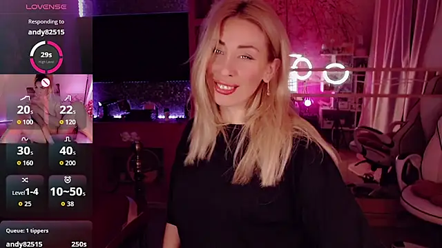 Snapshot of AnnieGOld_ chatting on October 2025 11:25:01 PM AnnieGOld online show from October 2025 11:25:01 PM