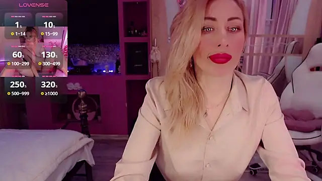 Snapshot of AnnieGOld_ chatting on October 2025 07:48:02 PM AnnieGOld online show from October 2025 07:48:02 PM