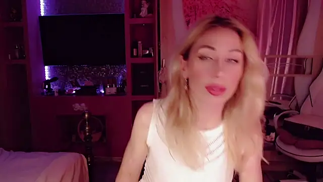 Snapshot of AnnieGOld_ chatting on November 2025 11:32:01 PM AnnieGOld online show from November 2025 11:32:01 PM