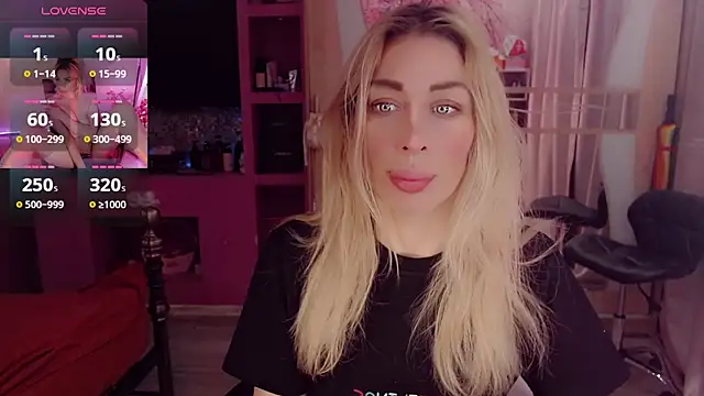 Snapshot of AnnieGOld_ chatting on November 2025 08:02:01 PM AnnieGOld online show from November 2025 08:02:01 PM