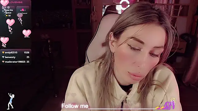 Snapshot of AnnieGOld_ chatting on February 2026 07:45:02 AM AnnieGOld online show from February 2026 07:45:02 AM