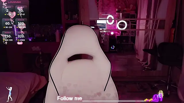 AnnieGOld  online show from March 2026 05:52:02 PM