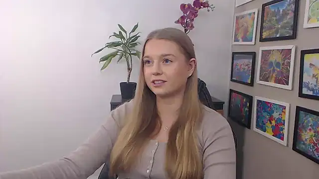 Snapshot of Mysteryerica chatting on January 2025 09:35:01 AM Mysteryerica online show from January 2025 09:35:01 AM