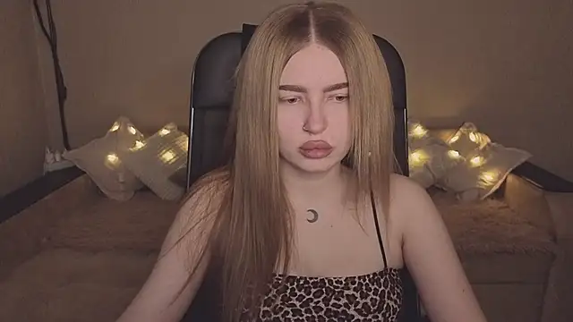 ViolettaLopez online show from December 2025 01:20:02 PM