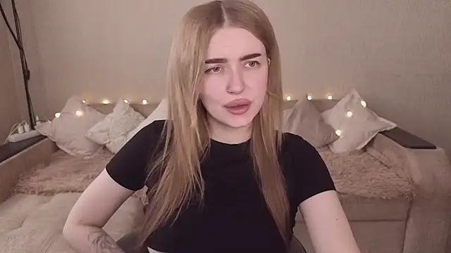 ViolettaLopez online show from July 2026 12:01:02 PM