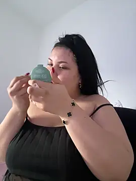 Snapshot of AshlyRouse chatting on October 2025 11:30:01 AM AshlyRouse online show from October 2025 11:30:01 AM