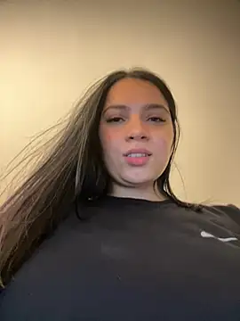 Snapshot of _queen_sofia chatting on March 2025 05:18:02 AM queen sofia online show from March 2025 05:18:02 AM