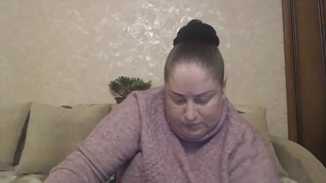 Snapshot of Amy_August chatting on April 2026 05:57:01 PM Amy August online show from April 2026 05:57:01 PM