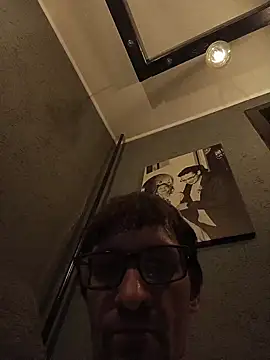 Krasav4ik4ik online show from April 2026 07:18:02 PM