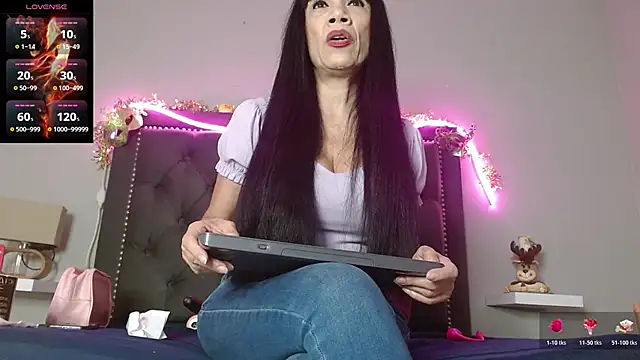 CharlotteLemke online show from January 2026 01:06:02 PM