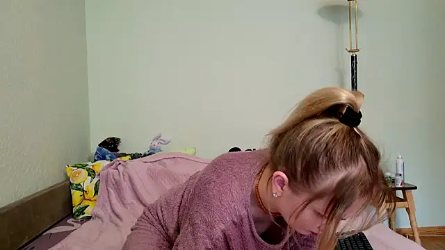 ModelEva online show from April 2026 11:27:01 AM