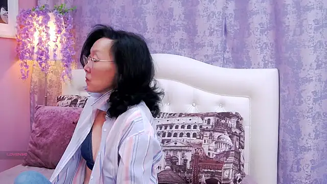 Snapshot of Asian_legs chatting on January 2026 10:28:02 AM Asian legs online show from January 2026 10:28:02 AM