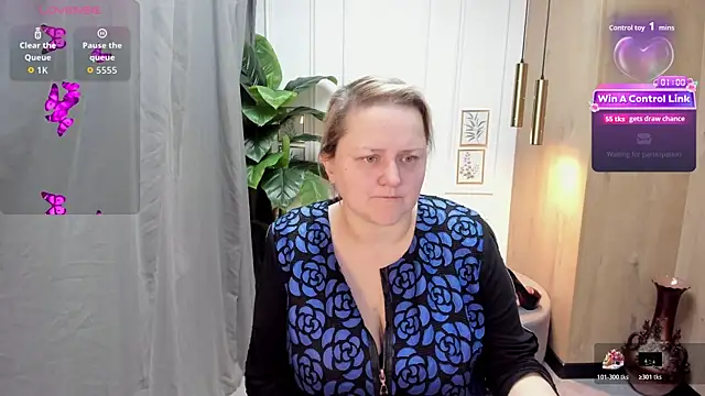 Snapshot of ScarlettSoft chatting on April 2026 05:23:01 AM ScarlettSoft online show from April 2026 05:23:01 AM