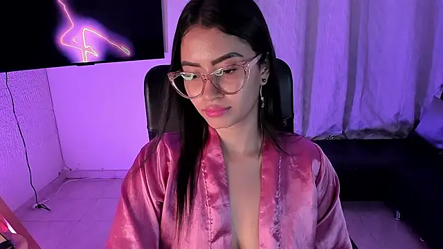 Snapshot of PaulinaBelushi chatting on February 2025 11:58:02 PM PaulinaBelushi online show from February 2025 11:58:02 PM