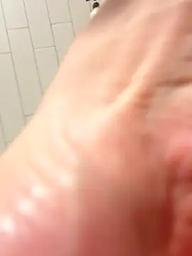 Snapshot of alextang2005 chatting on January 2026 05:43:02 AM alextang2005 online show from January 2026 05:43:02 AM