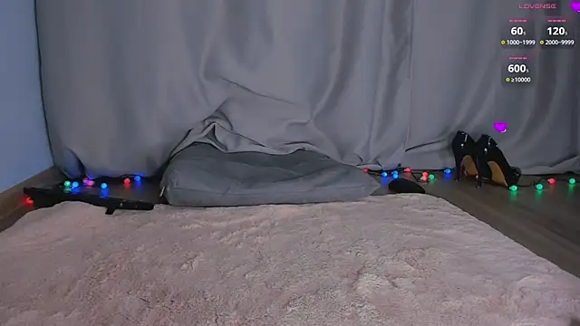 Snapshot of queen_carly chatting on December 2024 01:45:01 PM queen carly online show from December 2024 01:45:01 PM