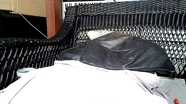 Snapshot of HungHawaiian808@xh chatting on December 2024 04:34:02 AM HungHawaiian808xh online show from December 2024 04:34:02 AM