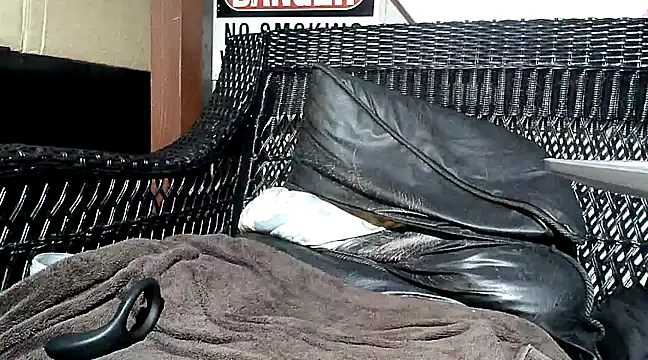 Snapshot of HungHawaiian808@xh chatting on March 2025 07:09:02 AM HungHawaiian808xh online show from March 2025 07:09:02 AM