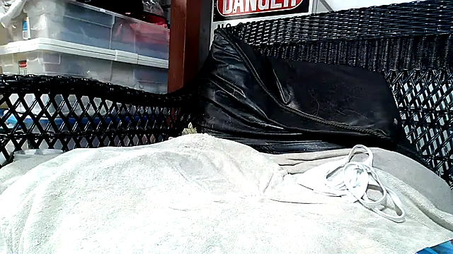 Snapshot of HungHawaiian808@xh chatting on September 2025 09:18:01 PM HungHawaiian808xh online show from September 2025 09:18:01 PM