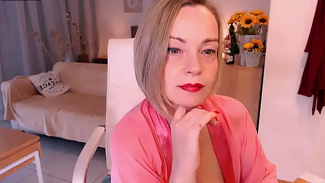 Snapshot of Tilly_Eliot chatting on December 2025 06:23:01 PM Tilly Eliot online show from December 2025 06:23:01 PM