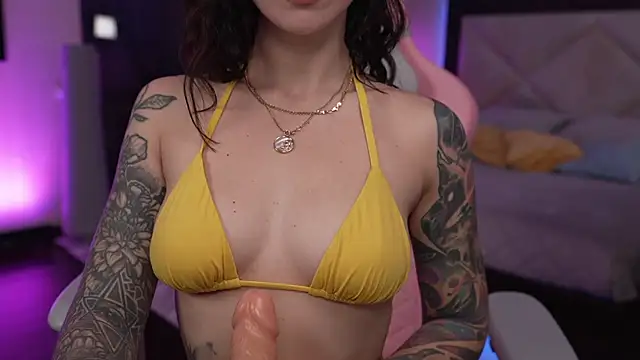 Snapshot of GirlGogo chatting on November 2025 10:10:02 PM GirlGogo online show from November 2025 10:10:02 PM