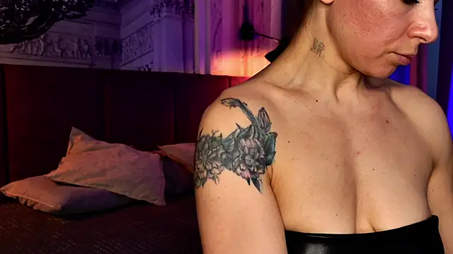 Snapshot of SofiaFoster_ chatting on February 2025 02:13:02 PM SofiaFoster online show from February 2025 02:13:02 PM