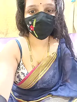 Snapshot of Rising_Smiler chatting on October 2025 06:08:02 PM Rising Smiler online show from October 2025 06:08:02 PM