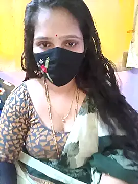 Snapshot of Rising_Smiler chatting on November 2025 10:06:02 AM Rising Smiler online show from November 2025 10:06:02 AM