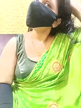 Snapshot of Rising_Smiler chatting on November 2025 06:10:01 PM Rising Smiler online show from November 2025 06:10:01 PM