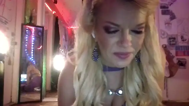 Snapshot of marilyn420 chatting on May 2026 05:56:01 AM marilyn420 online show from May 2026 05:56:01 AM