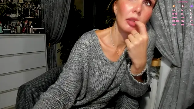 Aurora108 online show from November 2025 05:35:01 PM