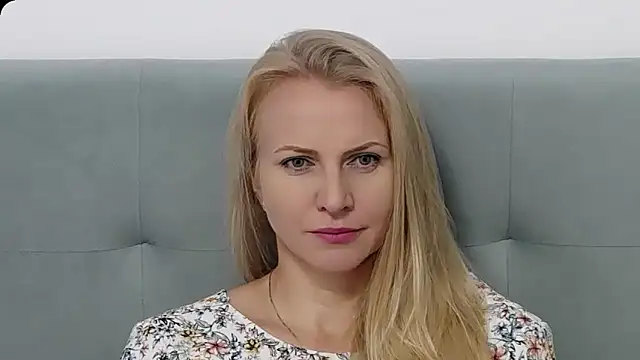 K  Adrienne online show from September 2025 04:39:02 AM