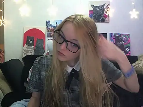 SecretSophia online show from November 2025 05:35:01 PM