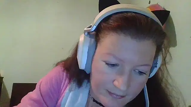 Analimado18 online show from October 2025 08:39:01 PM