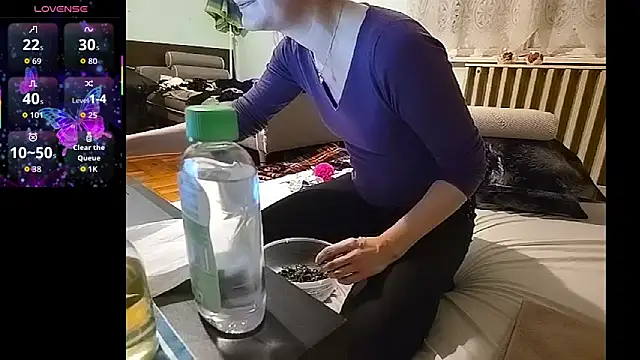 Analimado18 online show from October 2025 04:55:01 PM