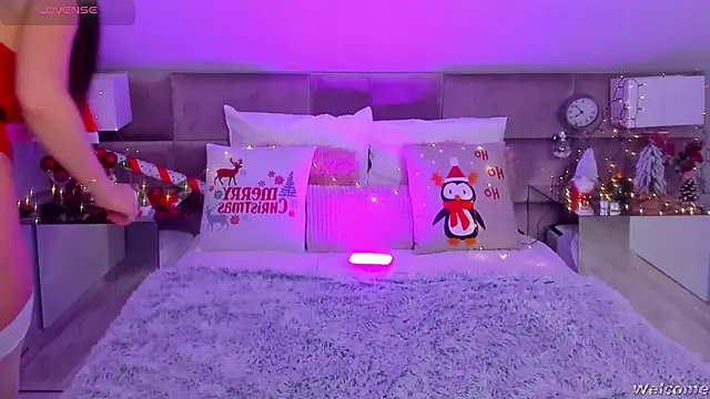 Snapshot of MiaMuse chatting on December 2025 07:40:02 PM MiaMuse online show from December 2025 07:40:02 PM