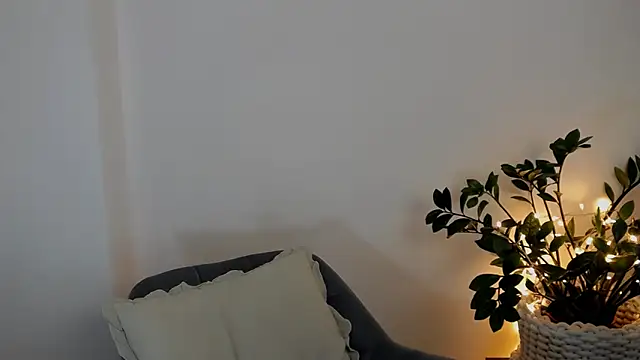 Xentthia online show from March 2026 03:08:01 PM