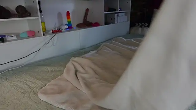 -khayaparker online show from February 2025 01:30:01 PM