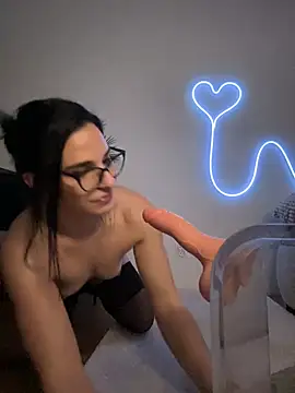 Snapshot of OIivia chatting on February 2025 10:04:02 PM OIivia online show from February 2025 10:04:02 PM