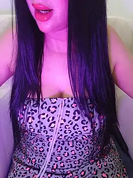 Snapshot of Queen_sousou chatting on June 2026 07:05:01 PM Queen sousou online show from June 2026 07:05:01 PM