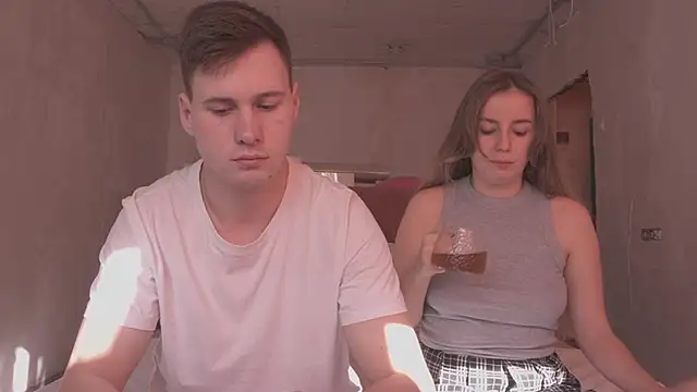 Snapshot of FluffyHat chatting on December 2024 09:21:02 AM FluffyHat online show from December 2024 09:21:02 AM