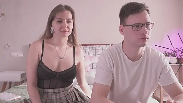 Snapshot of FluffyHat chatting on February 2025 07:44:02 AM FluffyHat online show from February 2025 07:44:02 AM