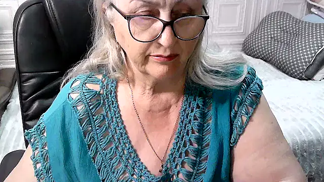 LolkaAlyss online show from April 2026 07:22:02 PM