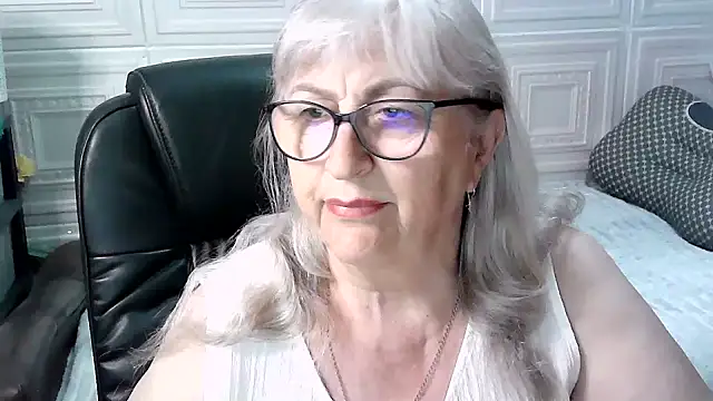LolkaAlyss online show from May 2026 08:17:02 PM