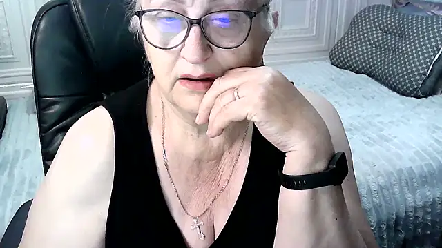 LolkaAlyss online show from May 2026 08:00:02 AM