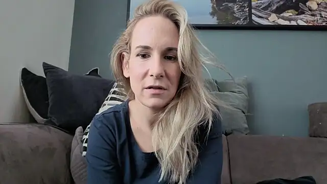 NaomiAndFriends online show from September 2025 11:23:02 AM