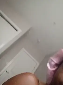 Snapshot of DancingLemonade chatting on November 2025 06:52:02 PM DancingLemonade online show from November 2025 06:52:02 PM